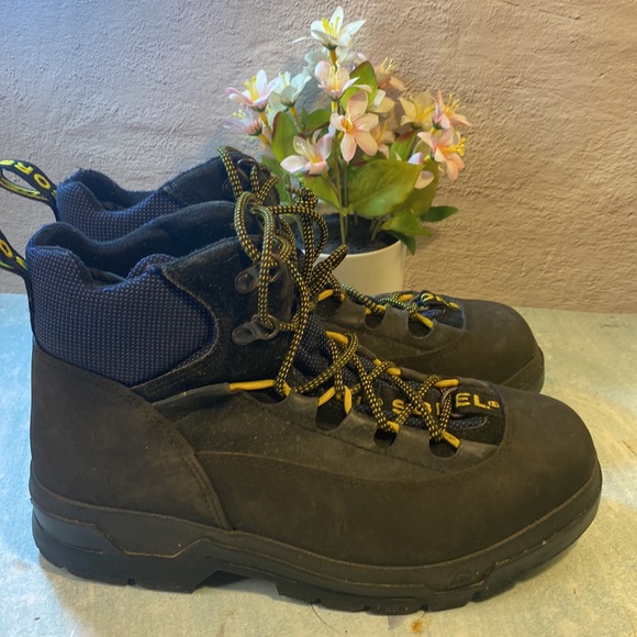 Sorel boots SZ 9 - Picture 4 of 6